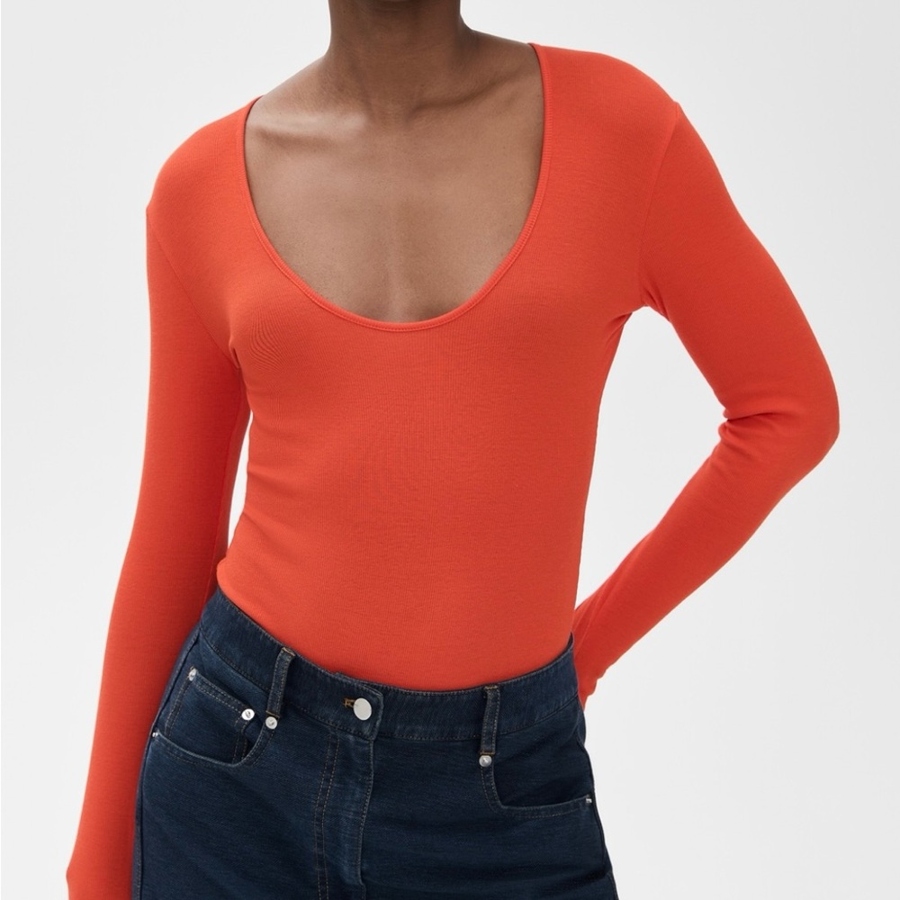 Perfect scoopneck